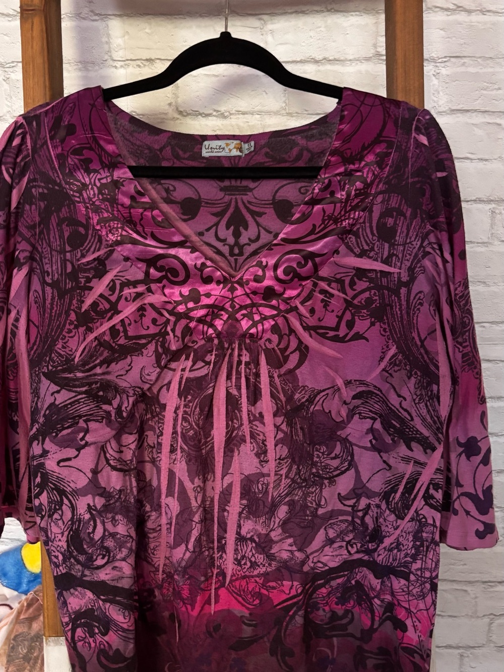 Unity World Wear Women's Pink and Purple V-Neck Printed Tunic